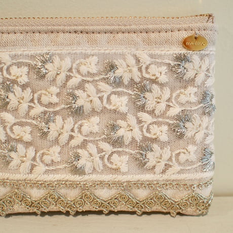 刺繍リボンのミニポーチ