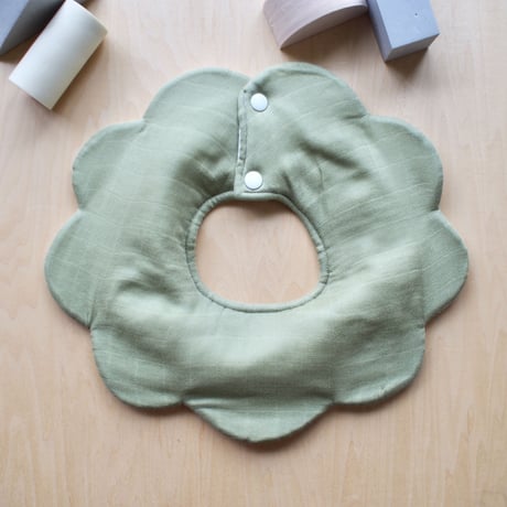 flower bib ドラゴン