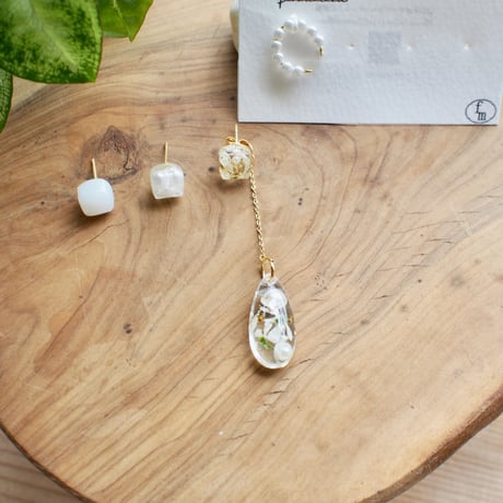 joie(white) 18Kサージカルステンレスピアス