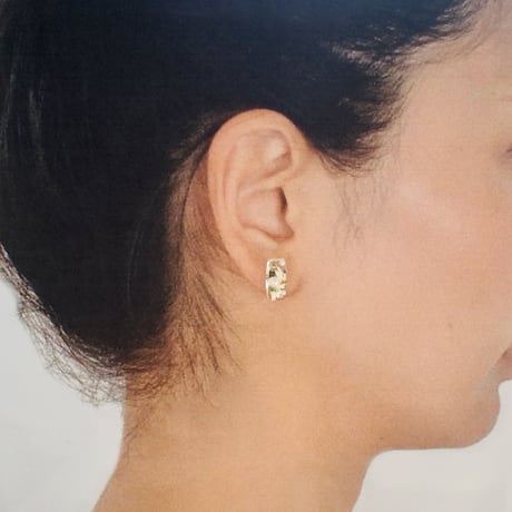 parfum グリーン 18Ｋサージカルステンレスピアス
