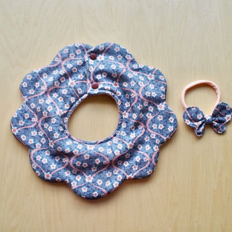 flower bib スネイク（ヘアゴム付き）