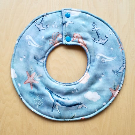 marui bib くじら