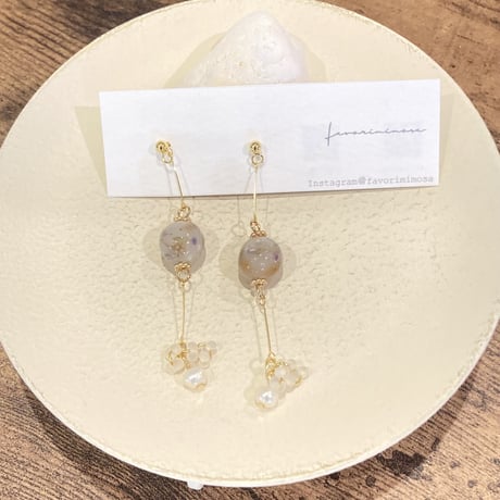 coffret white 18Kメッキサージカルステンレスピアス