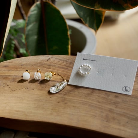 joie(white) 18kサージカルステンレスピアス