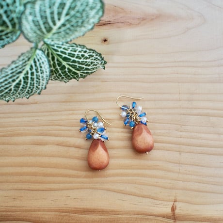 ウッドビーズピアス（Blue）