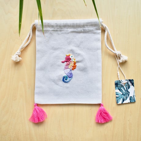刺繍巾着（シーホース）