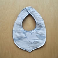 baby bib くじら