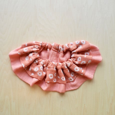 hirahara bib  flower