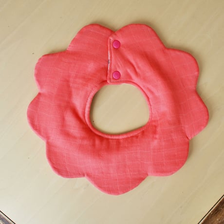 flower bib ピンク