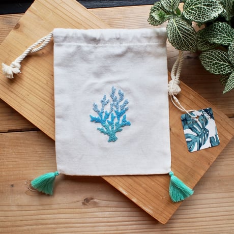 刺繍巾着（コーラル）