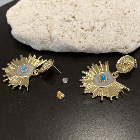 ハワイアンブルーシェルピアス