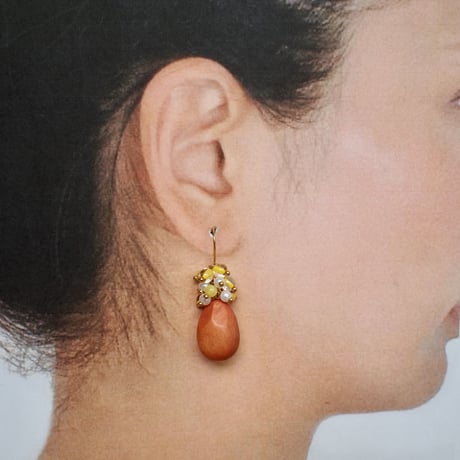 ウッドビーズピアス（YELLOW）