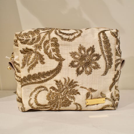 インド刺繍生地のBoxポーチ