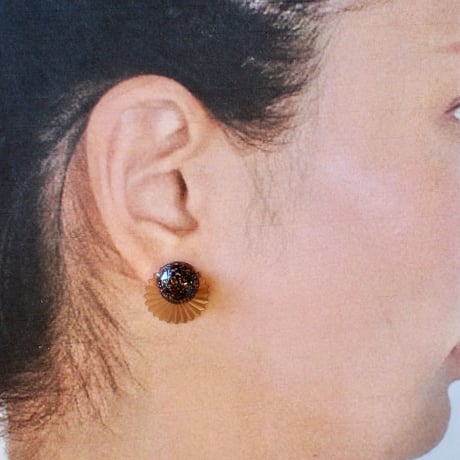 ヴィンテージガラス　スパンコールピアス