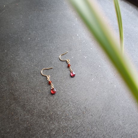 14kgf ガーネット ピアス
