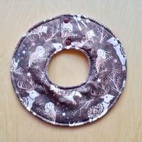 marui bib ブラウン