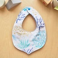 baby bib コーラル