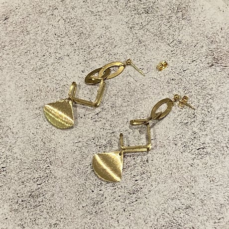 真鍮ピアス