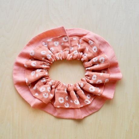 hirahara bib  flower