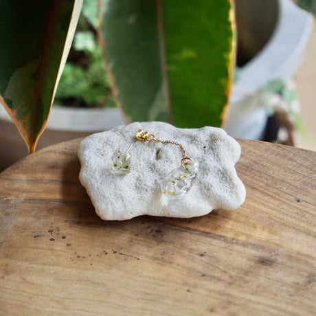 joie(white) 18kサージカルステンレスピアス