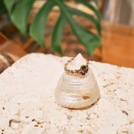 Minamo Ring / Rg935 / gold / 9号