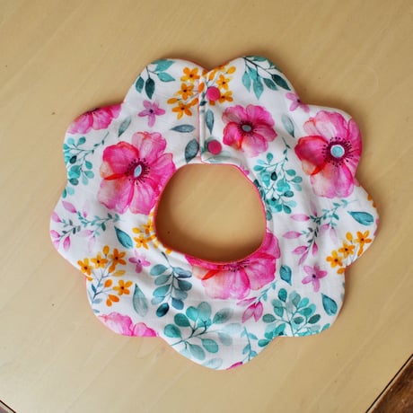 flower bib ピンク