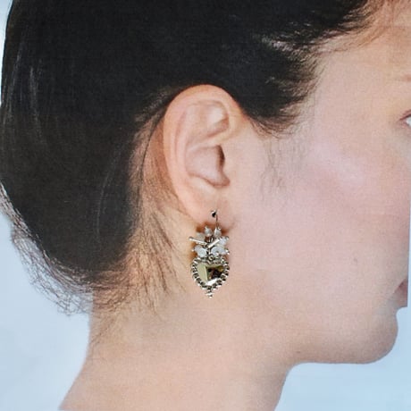 シルバーハートキャッツアイピアス（ホワイト）