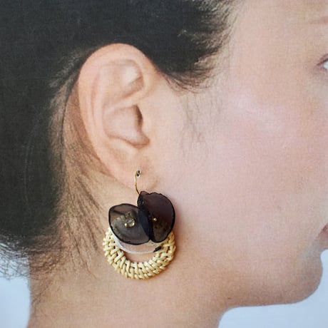 ラタンシフォンピアス（BLACK）