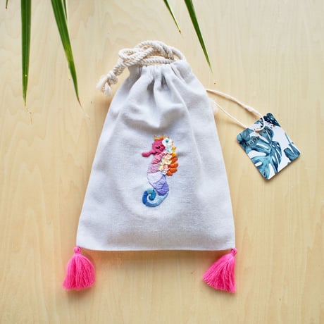 刺繍巾着（シーホース）