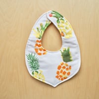 baby bib パイナップル
