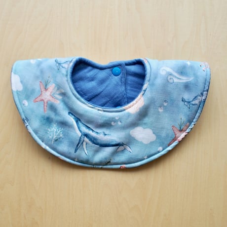 marui bib くじら