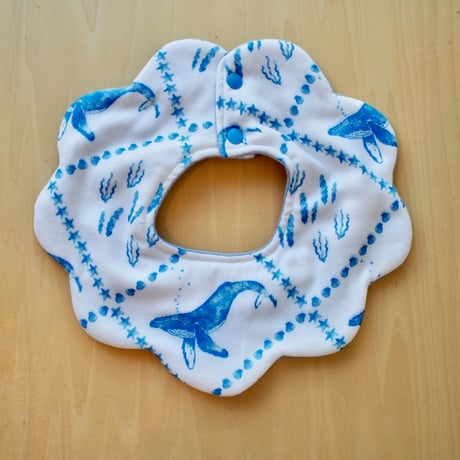 flower bib  クジラ