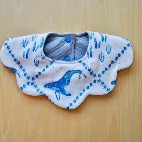 flower bib  クジラ