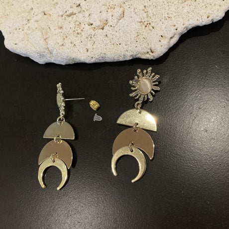 ムーン＆サンロングピアス