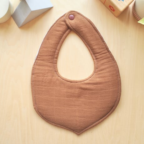 baby bib ブラウン