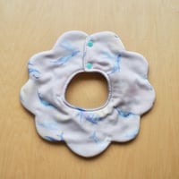 flower bib クジラ