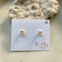 〖5.5mm〗14kgf淡水パールピアス（ピンク）