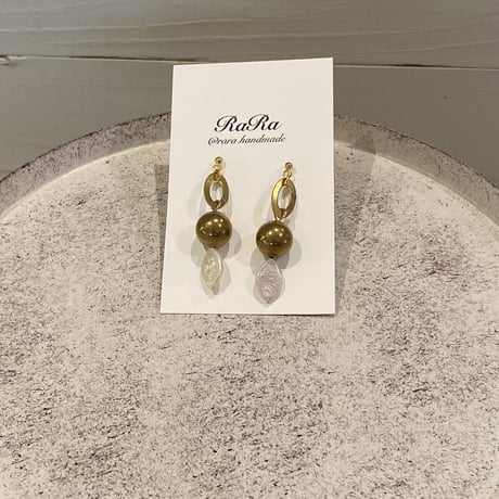 淡水パールと真鍮ピアス