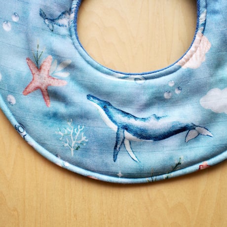 marui bib くじら