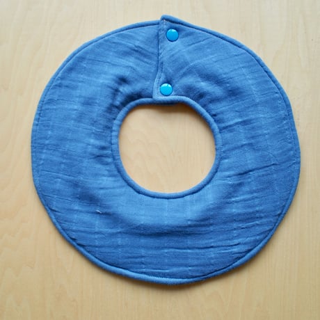marui bib くじら
