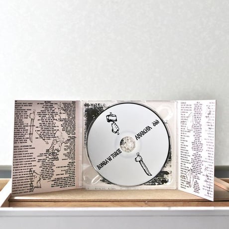 BOMBA W TORCIE - Anarchia 666 (CD)