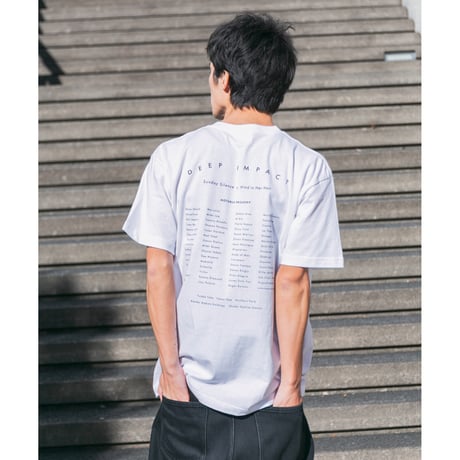 ディープインパクト グラフィカルTシャツCパターン（白/White）