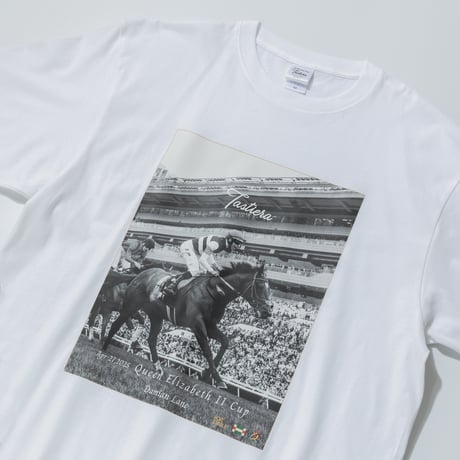 タスティエーラ引退記念 グラフィカルTシャツCパターン（白/White）