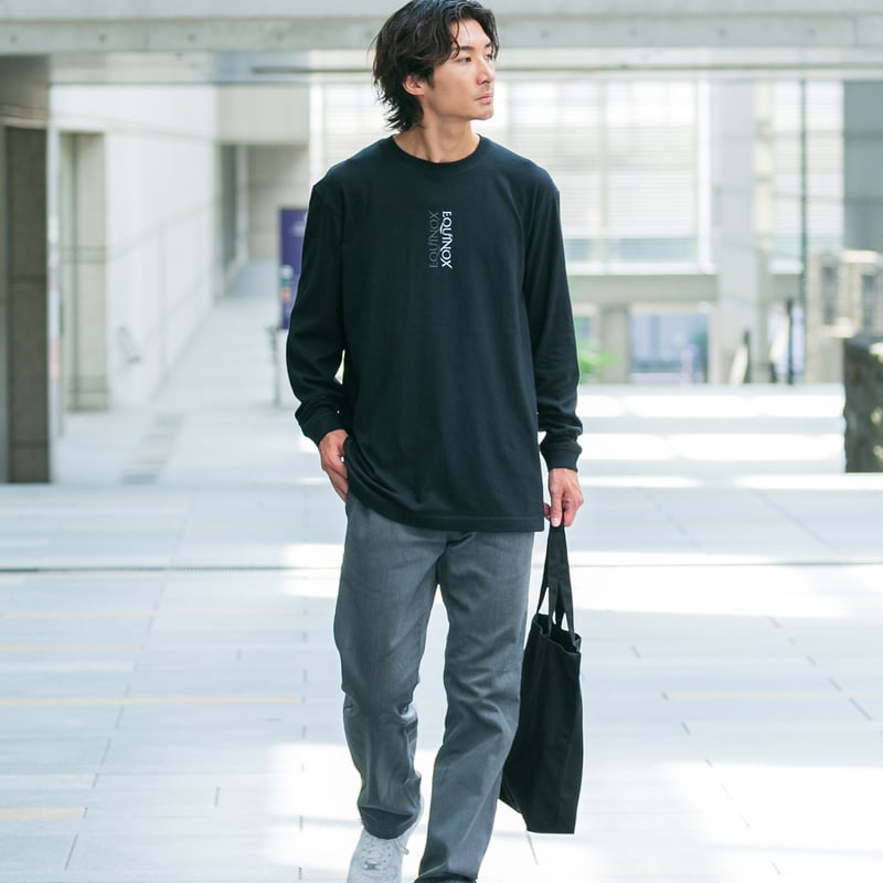 イクイノックス引退記念グラフィカルロングスリーブTシャツ(黒 イクイノックス引退記念グラフィカルロングスリーブTシャツ(黒