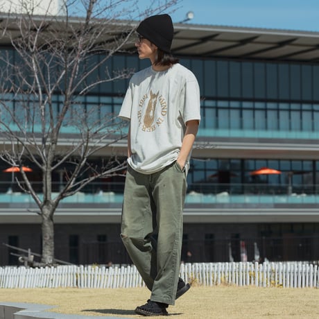 ウインドインハーヘア グラフィカルTシャツBパターン（グレー/Gray）