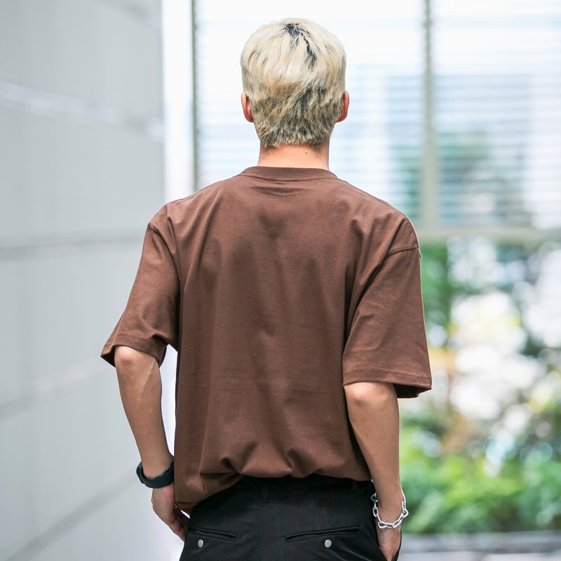 タスティエーラ引退記念 グラフィカルTシャツAパターン（茶/Brown