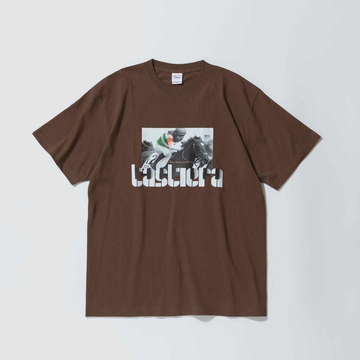 タスティエーラ引退記念 グラフィカルTシャツAパターン（茶/Brown 