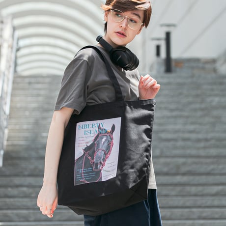 リバティアイランド メモリアルグッズ グラフィカルトートLサイズ（黒/Black）