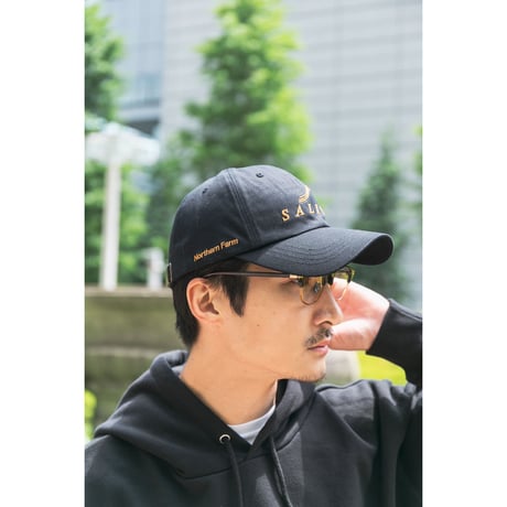 サリオス引退記念グラフィカルCAP（ブラック/Black）
