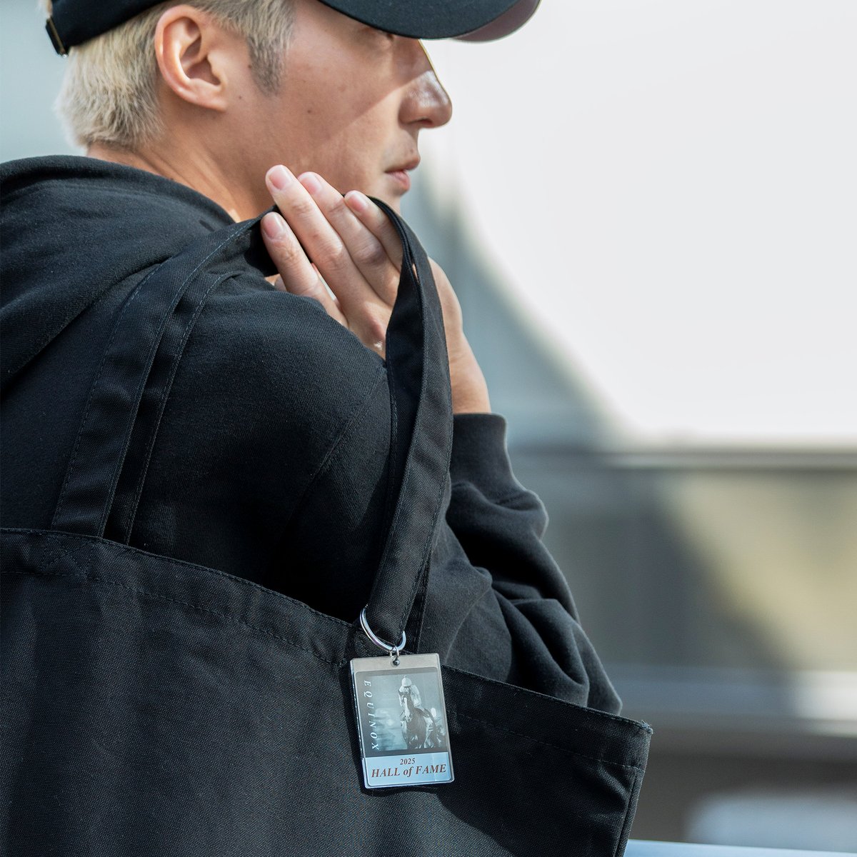 イクイノックス顕彰馬選定記念 アクリルキーホルダー | HORSEGOODSnet